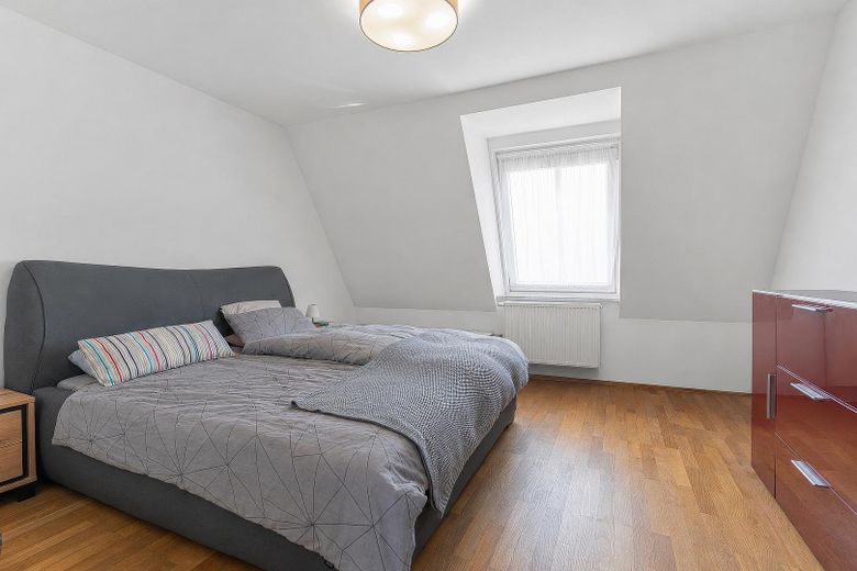 Exklusive Eigentumswohnung in bester Innenstadtlage von Mindelheim – 2 TG-Stellplätze – Schlafzimmer