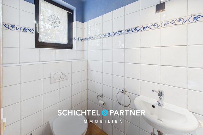 Osterholz-Scharmbeck | Gepflegtes Reihenendhaus mit schönen Garten &amp; Garage – S&amp;P | Gäste-WC