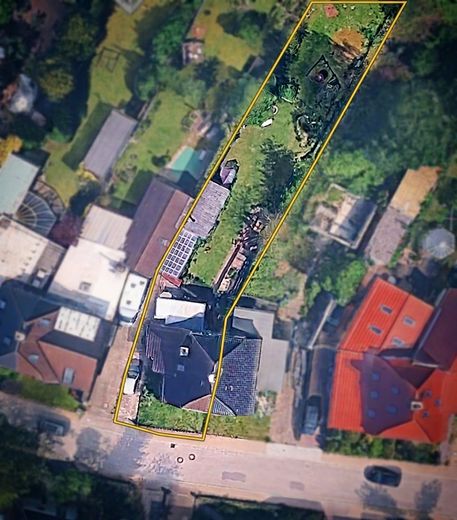 Casa bifamiliare ristrutturata con 992 m² di giardino da sogno – senza provvigione, ideale per famiglie – Vogelperspektive