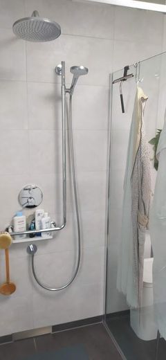 ETW, rollstuhlgerechte Dusche