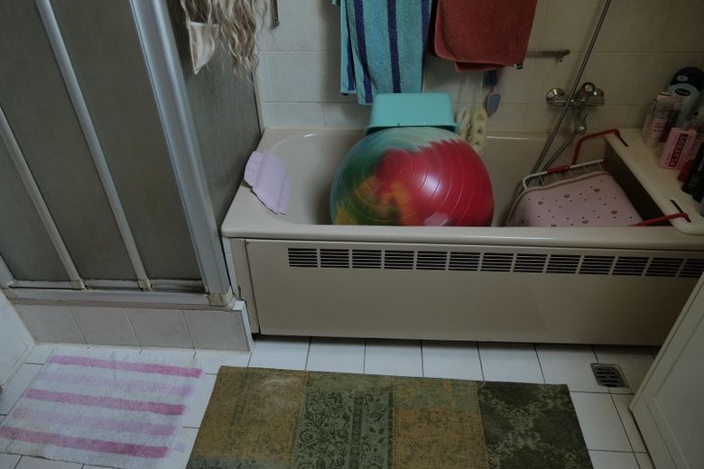 Badewanne mit Dusche