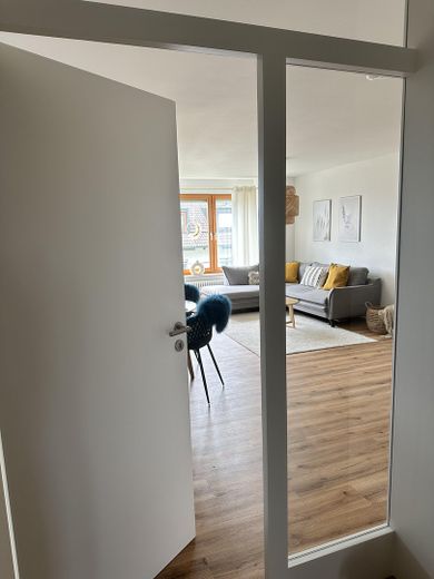 Blick ins Wohnzimmer