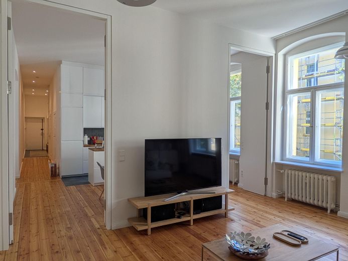 Berlin-Wilmersdorf’da hemen taşınılmaya uygun, yeni yenilenmiş, tamamen mobilyalı 85 m² eski bina dairesi – Fotoğraf 11