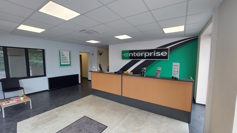 Retail space with workshop and open area in Reutlingen (formerly Enterprise Rent a Car) – Kundenbereich mit Theke
