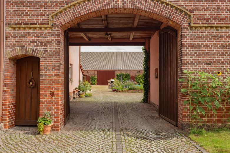 Wunderschöner Vierseitenhof im Bestzustand – Hereinspaziert!