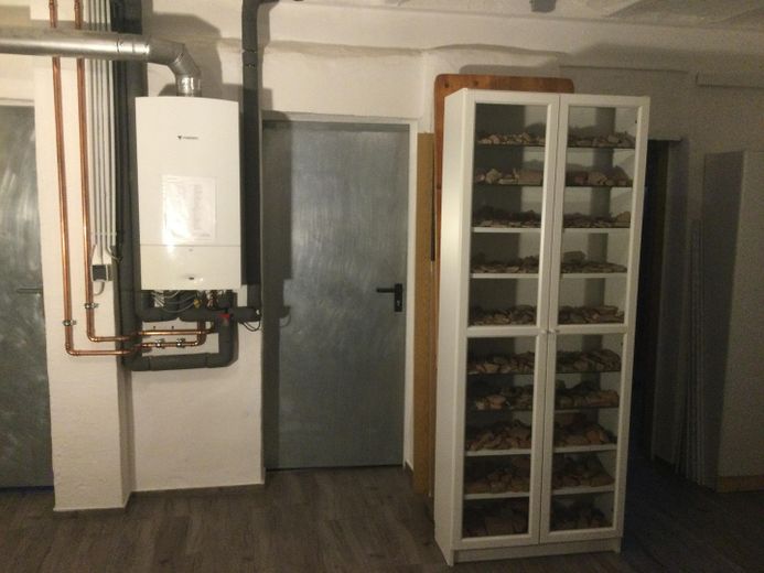 Ein-/Zweifamilien Stadthaus am Weinberg kernsaniert, vielseitig nutzbar, freistehend – KG Kellervorraum Gastherme