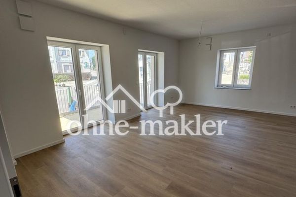 Erstbezug kernsanierte Wohnung 113m2 3,5-Zimmer NEU mit großem Balkon