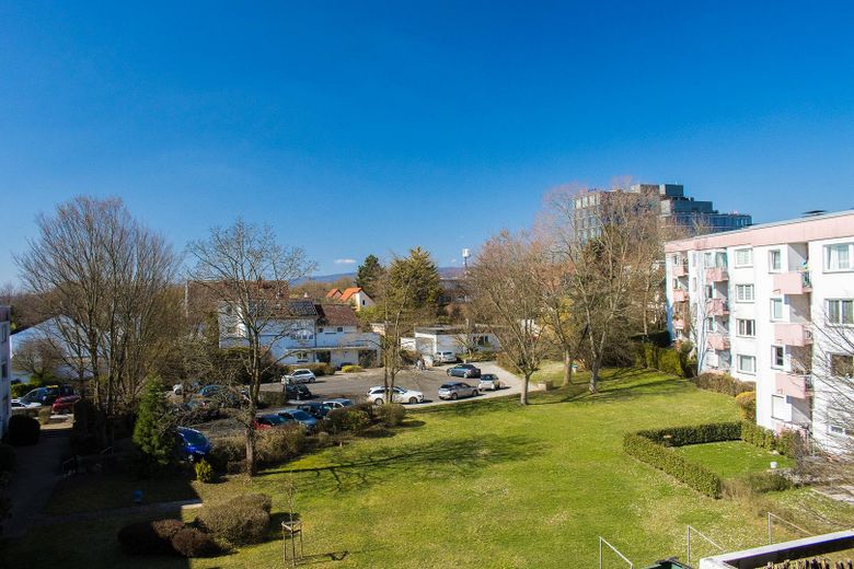 Blick von der Loggia ins Grüne