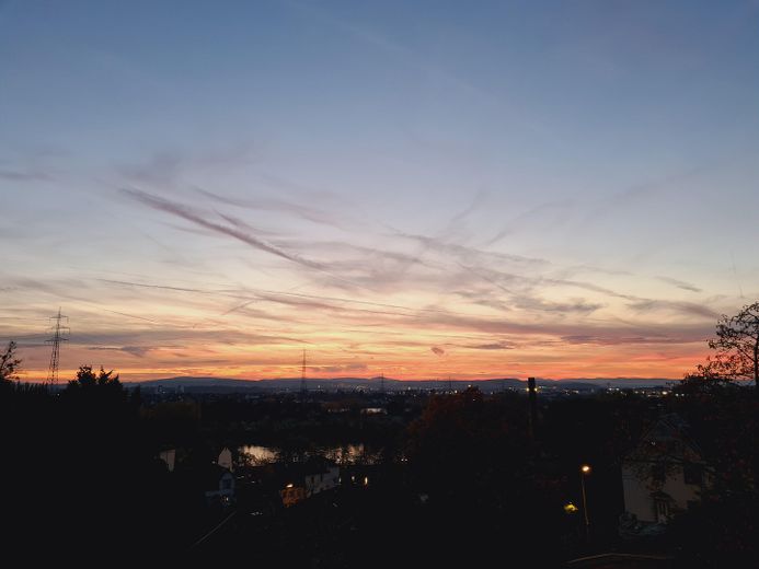 Lebenswertes & Hochwertiges Wohnen mit Blick auf den Rhein – Herrliche Sonnenuntergänge