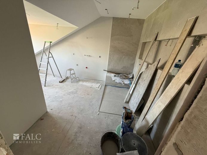 Großzügiges Zweifamilienhaus mit Einliegerhaus, 1.571 m² Grundstück – Badezimmer Haupthaus