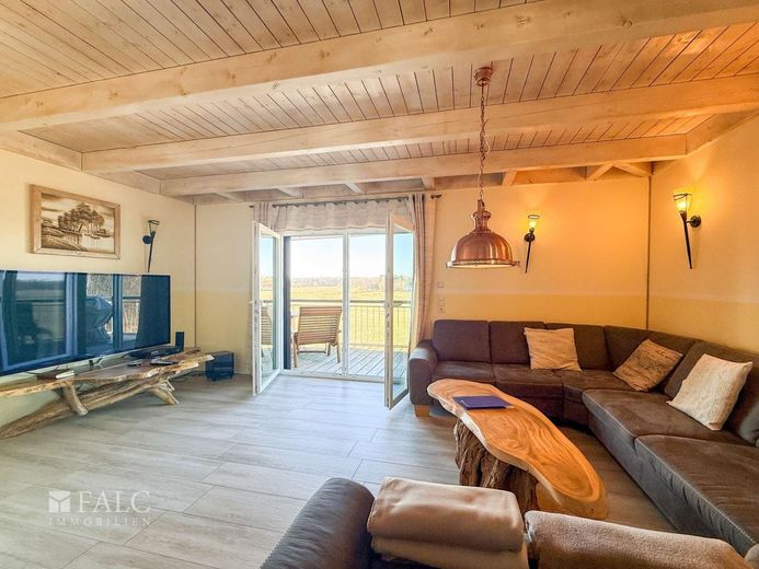 Wohnung mit Penthouse Charakter nur ca. 150 m zur Ostsee – Wohnzimmer