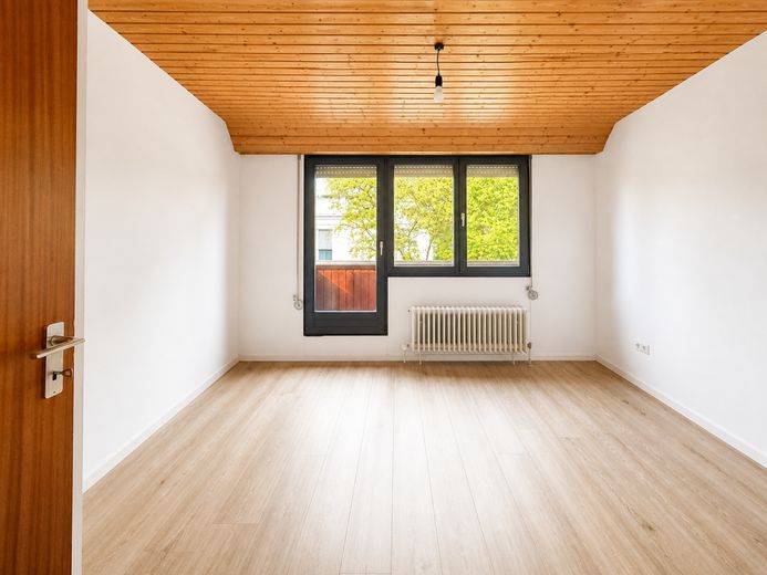 Quietly located semi-detached house with fireplace, conservatory &amp; garden idyll – Schlafzimmer OG