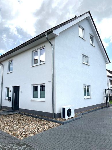 Modernes Neubau-Reihenendhaus - Ideal für Familien – Foto 1