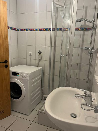 Ładne, jasne 2-pokojowe mieszkanie z balkonem i miejscem w garażu podziemnym w centralnej lokalizacji w Unna na sprzedaż – Bad: Waschmaschinenstellplatz