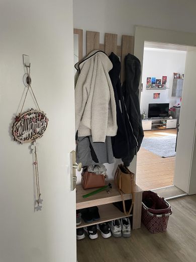 Helle 2 Zimmer Wohnung – Eingangsbereich