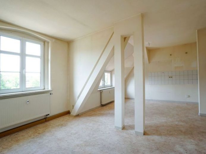 Gemütliche Dachgeschosswohnung – 2-Raum, befristet auf ca. 1 Jahr – Foto 1