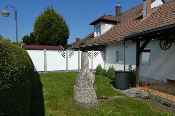 Doppelhaushälfte auf 437 m² Grundstück: renovieren oder neu bauen