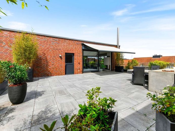 Ein Zuhause der Extraklasse – stilvolle Endetage mit traumhafter Dachterrasse in Hamburg-Harburg – Foto 1
