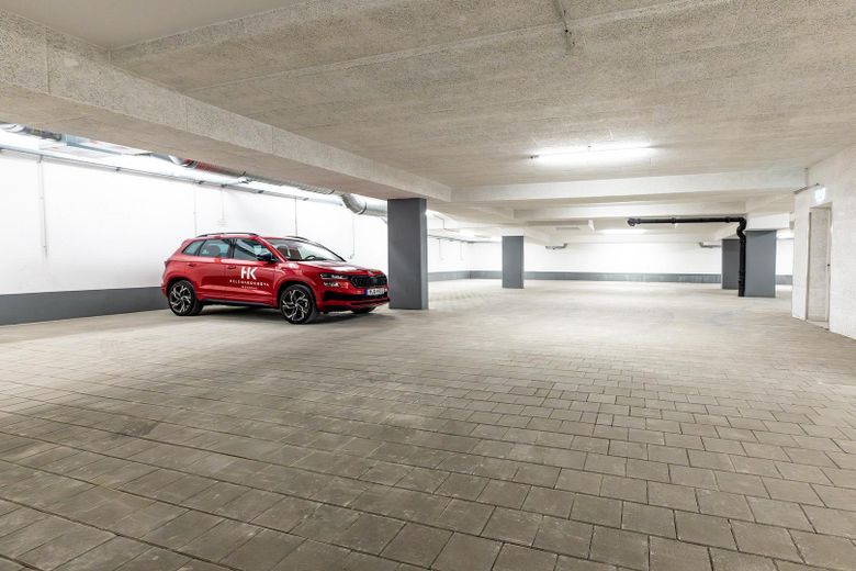 Großzügige Tiefgarage 