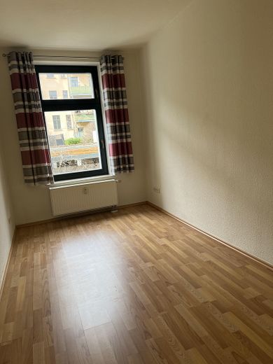 شقة تمليك من 3 غرف شاغرة للسكن في مركز-غرب – Kinderzimmer