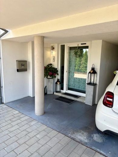 Vivere dove gli altri vanno in vacanza - moderna casa a schiera con una splendida vista sul lago sulla Höri – Eingang
