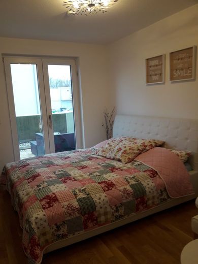 2,5 Zimmer Garten Wohnung im wiesbadener Künstlerviertel<br> – Schlafzimmer