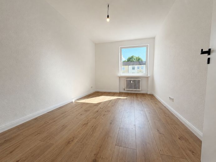 Freundliche 3-Zimmerwohnung mit Loggia & Stellplatz - Renoviert – Arbeitszimmer