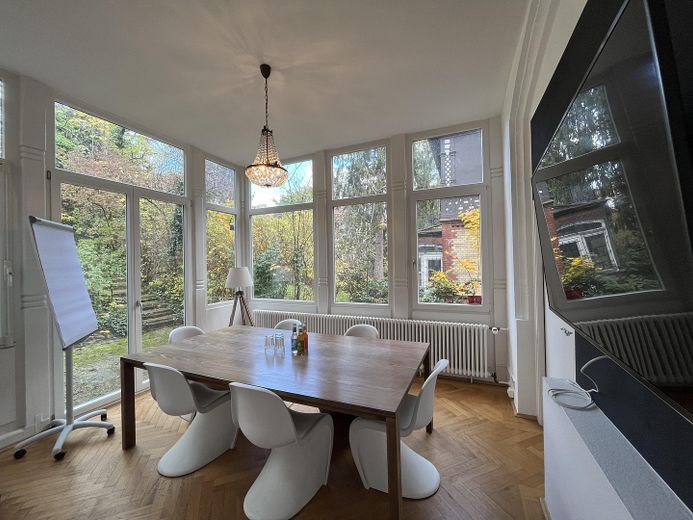 Traum-Office mit Dachterrasse, Blick in's Grüne & Gemeinschaftsküche mitten im Stuttgarter Norden – Meetingraum 1 "Wintergarten"