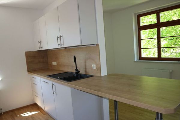 Libero dal 1.10. - parquet - bagno con luce naturale - cucina componibile INCLUSA - al 2° piano