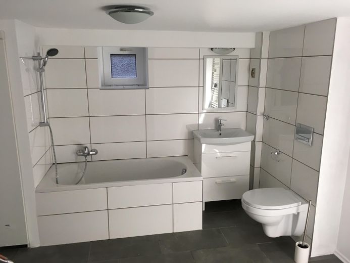 Erdgeschosswohnung in schmucker Stadtvilla – Zusatzbad