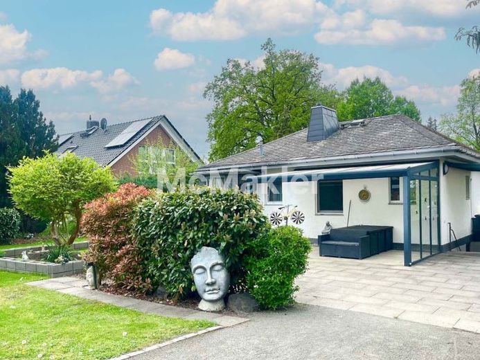Modernisierter Bungalow mit großem Garten und zwei Terrassen in Steglitz-Zehlendorf – Foto 1