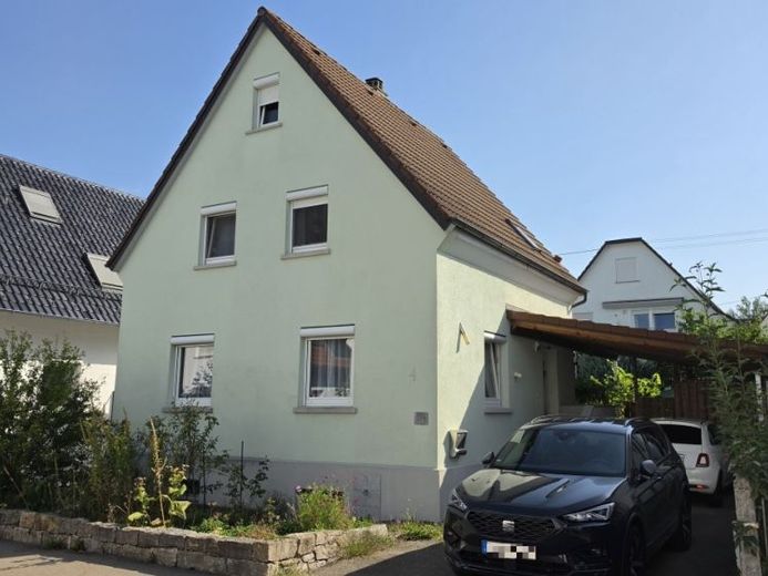 Atemporal. Sólida. Cerca del centro. - Pequeña casa unifamiliar en una zona residencial cercana al centro – Foto 1
