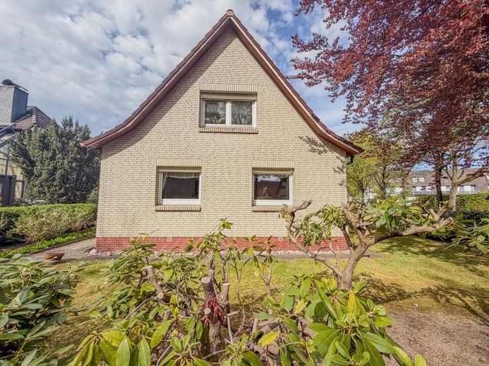 Einfamilienhaus in Rellingen - vor den Toren Hamburgs – Ansicht