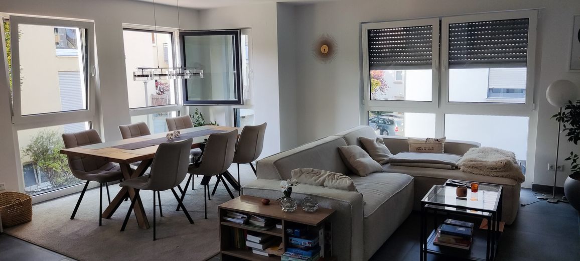 Neubau 2,5-Zimmer-Wohnung 1. OG in Herrenberg mit Küche, Garage, Wallbox, gehobene Ausstattung – Wohnen Essen möbliert