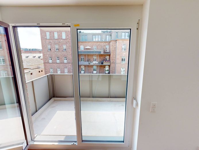 Moderne 2-Zimmer-Wohnung mit EBK und BALKON im Neubauquartier FIELD 4 – Balkon