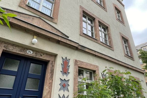L'appartamento sarà ancora completamente ristrutturato! Balcone adiacente alla cucina + bagno con finestra