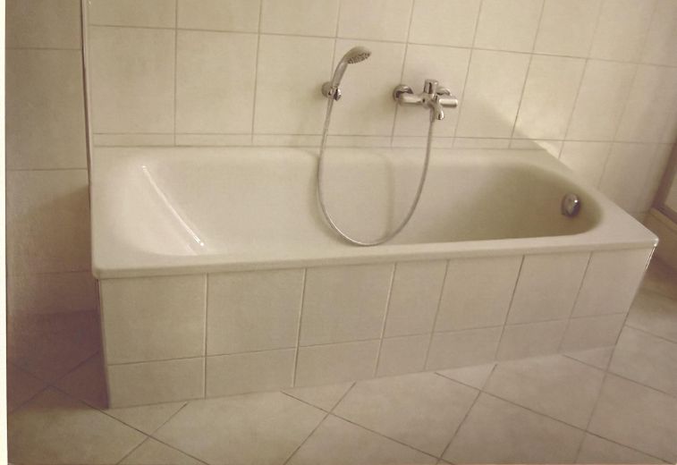 منزل عائلي ساحر مع شرفة واستوديو واسع – Badezimmer I. OG