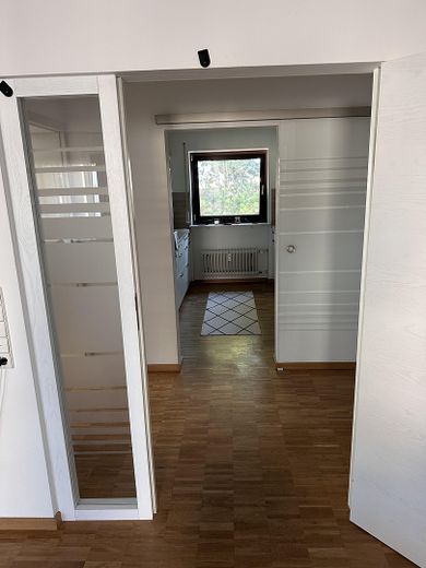 Von privat - Gepflegte, renovierte 3-Zimmer Wohnung mit Balkon in Tamm – Diele - Eingang zur Küche