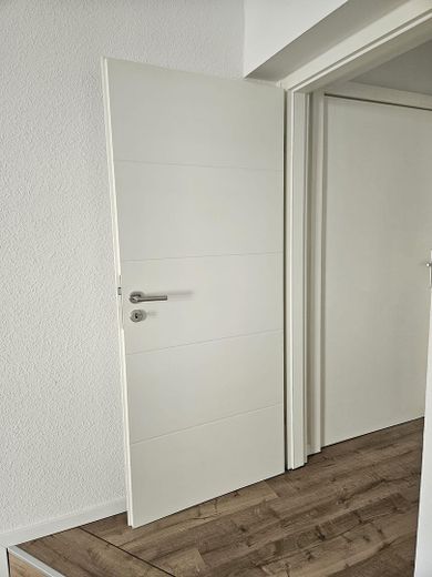 Stilvolle 2-Zimmer-Wohnung mit Regendusche, Badewanne & hochwertiger Ausstattung in Bernau – hochwertige Innentüren