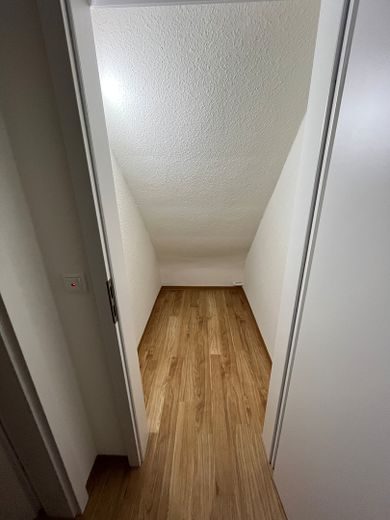 Nowoczesne mieszkanie 2-pokojowe z kuchnią i łazienką oraz nową kuchnią zabudowaną (w pobliżu Koblencji) – Abstellraum
