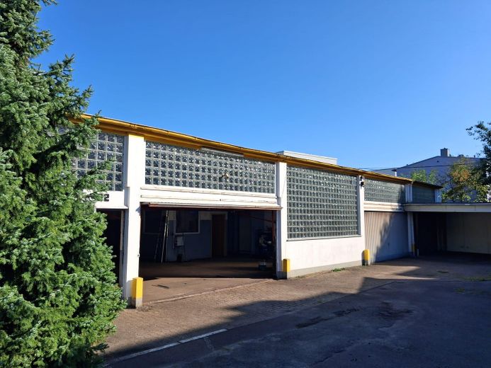 Gewerbefläche - Lager - Werkstatt – Halle-Lübeck