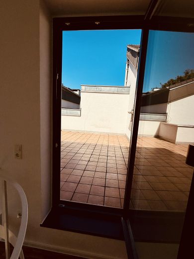 Maisonette-Traum in Alt-Weiden: Galerie, großzügige Dachterrasse und moderne Wärmepumpe – Empore Richtung Dachterrasse