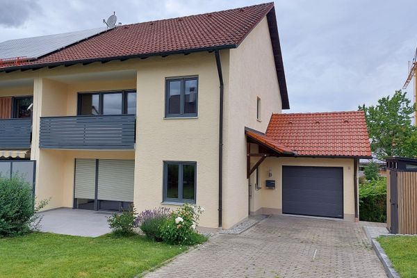 DHH in sehr ruhiger Lage - Erstbezug nach Komplettsanierung