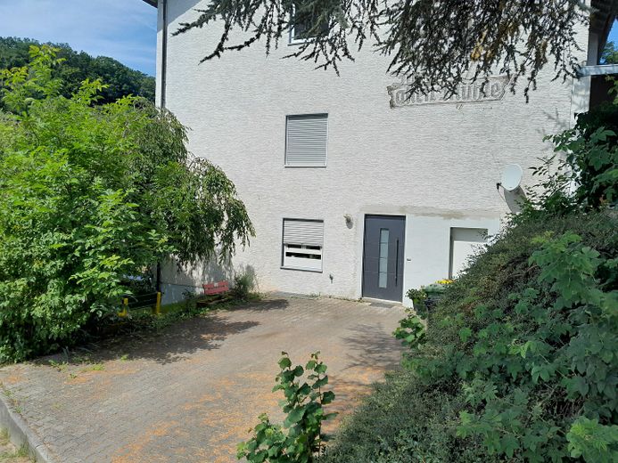 Separater Eingang UG 