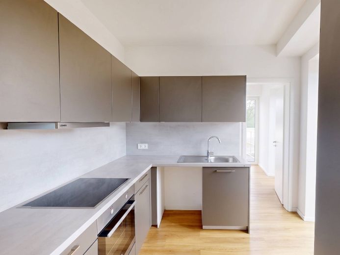 Wohntraum in Rissen: 3-Zimmer-Dachgeschosswohnung mit 2 Dachterrassen, eigenem Lift, EBK uvm. – Ansicht I: Küche