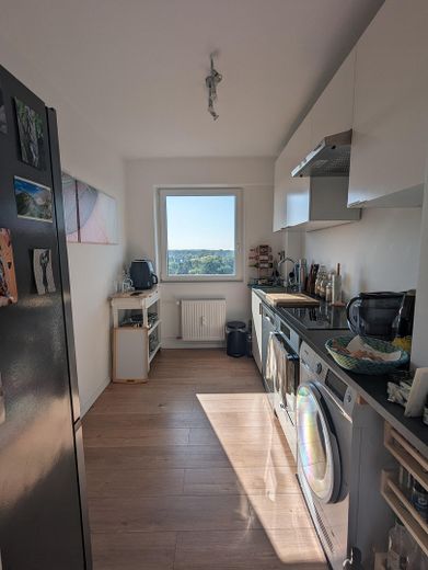 sanierte 3-Zimmerwohnung mit sonnigem Balkon & Stellplatzmöglichkeit☀️ – Einbauküche mit Geräten
