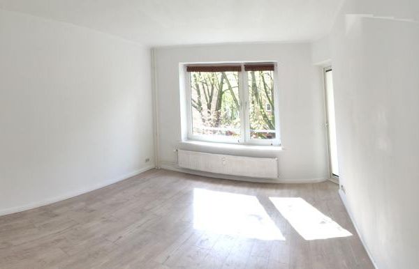 Helle, freundliche  2-Zimmer Wohnung in Hamburg-Uhlenhorst mit Balkon, courtagefrei