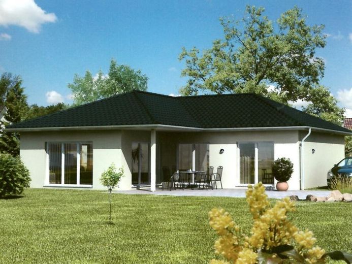 Schlüsselfertiger Bungalow mitten im Grünen! 125 m² Wfl., 701 m² Grdst., Terrasse, Bauträgerbindung – Foto 1