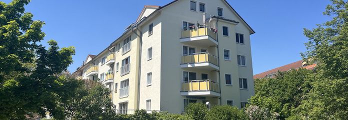 geräumige 3 Zimmer Wohnung mit Balkon und TG – Wohnhaus Außen