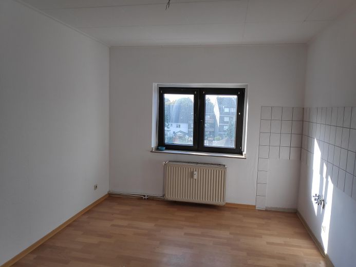 Helle 3-Zimmer-Wohnung mit Balkon und weitem Grünblick in Duisburg-Meiderich – Küche